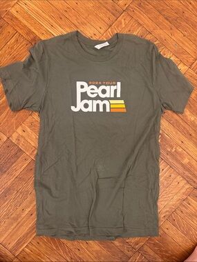 Pearl Jam concert tee. 2024